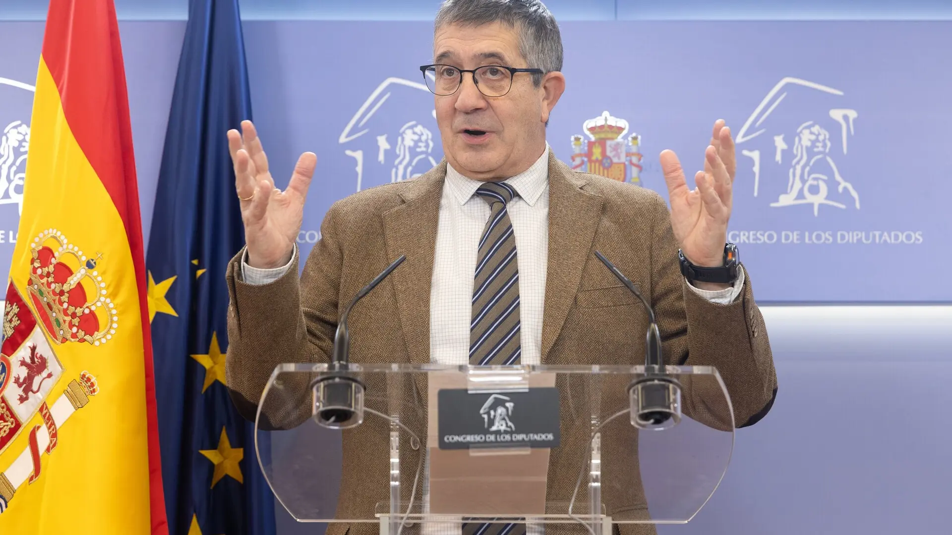 Patxi López dice que Felipe González dejó hace mucho tiempo de ser una referencia para el PSOE: "Me da mucha pena"