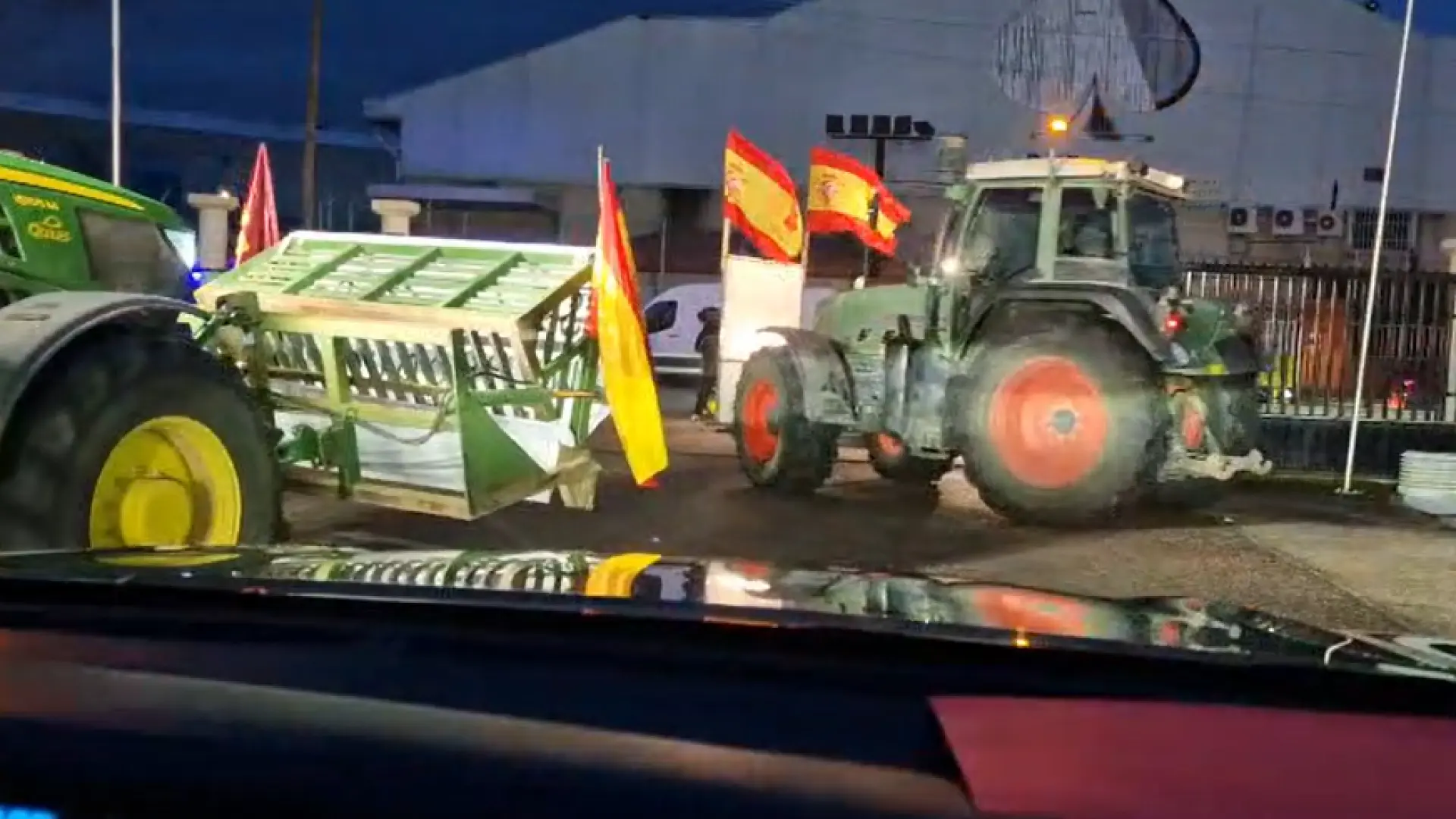 Tractorada en Madrid, en directo | Las columnas de tractores ya marchan hacia el centro de Madrid para protestar contra Mercosur y los recortes de la PAC