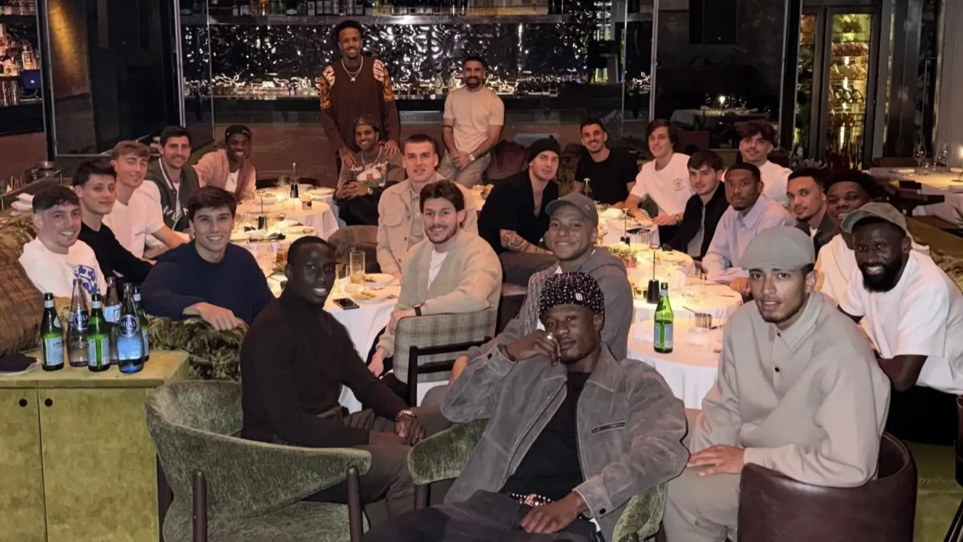 Los jugadores del Real Madrid se conjuran en una cena organizada por Vinícius y Mbappé y sin Arbeloa