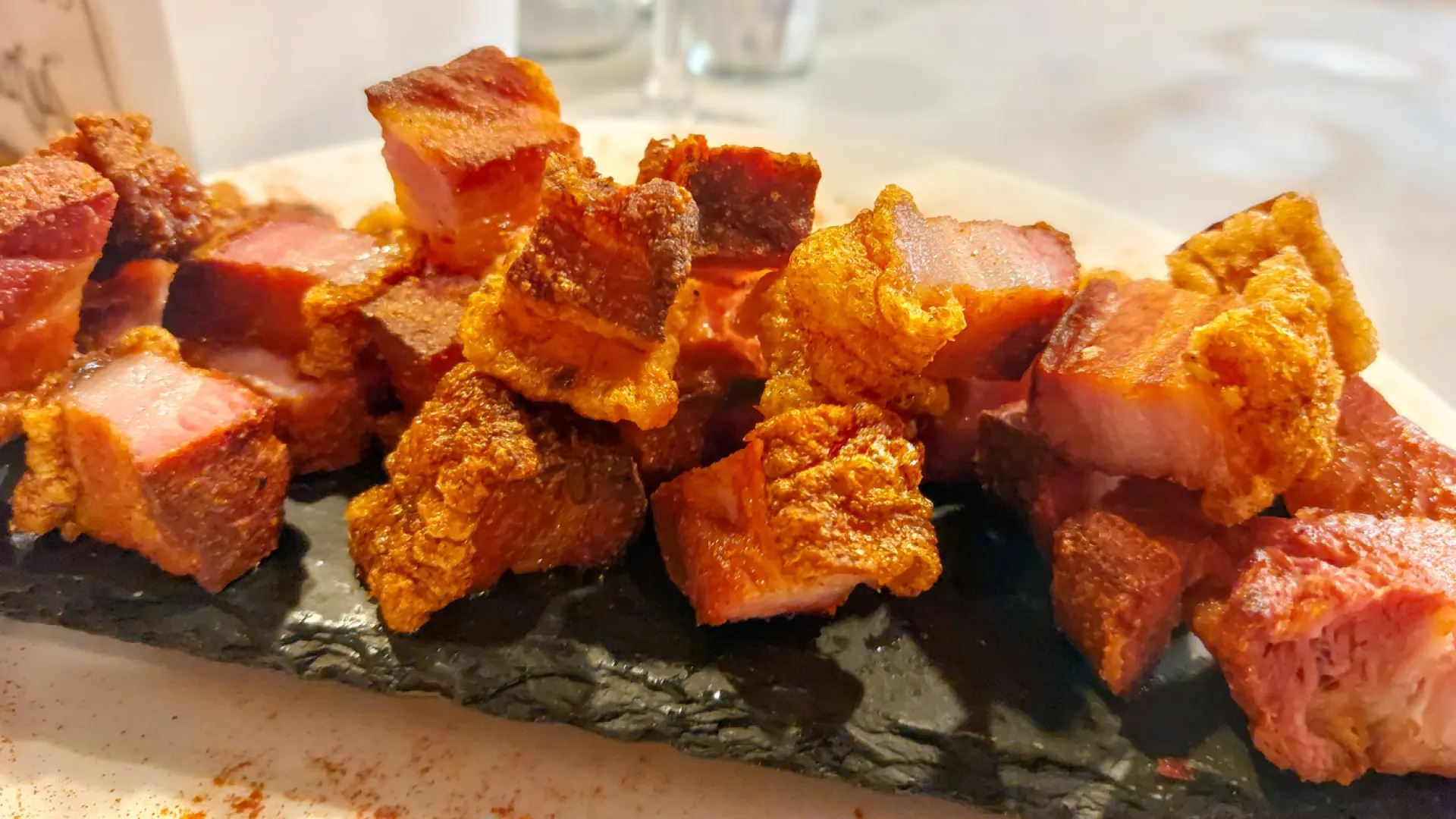 Los mejores torreznos de Madrid se comen en esta taberna que tiene más de 70 años y un Solete