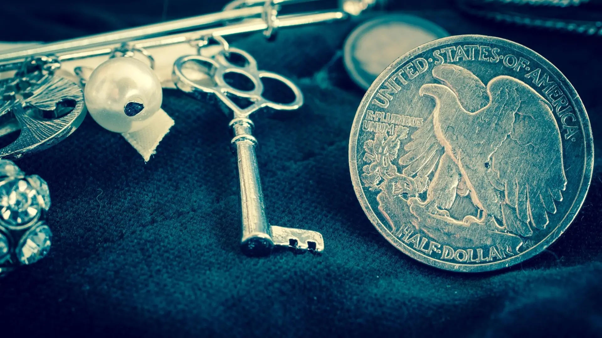 El 'rally' de la plata a máximos históricos impulsa la venta de reliquias y monedas de colección