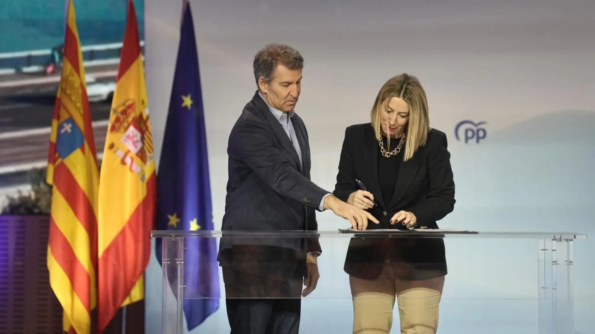 El PP prioriza el diálogo con Vox en Extremadura al ver "imposible" la abstención del PSOE: "No son deseables otras elecciones"