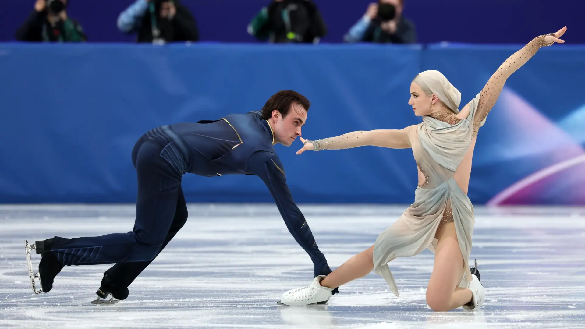 Tim Dieck y Olivia Smart rozan el diploma olímpico en la final de danza sobre hielo de los JJOO de Milán