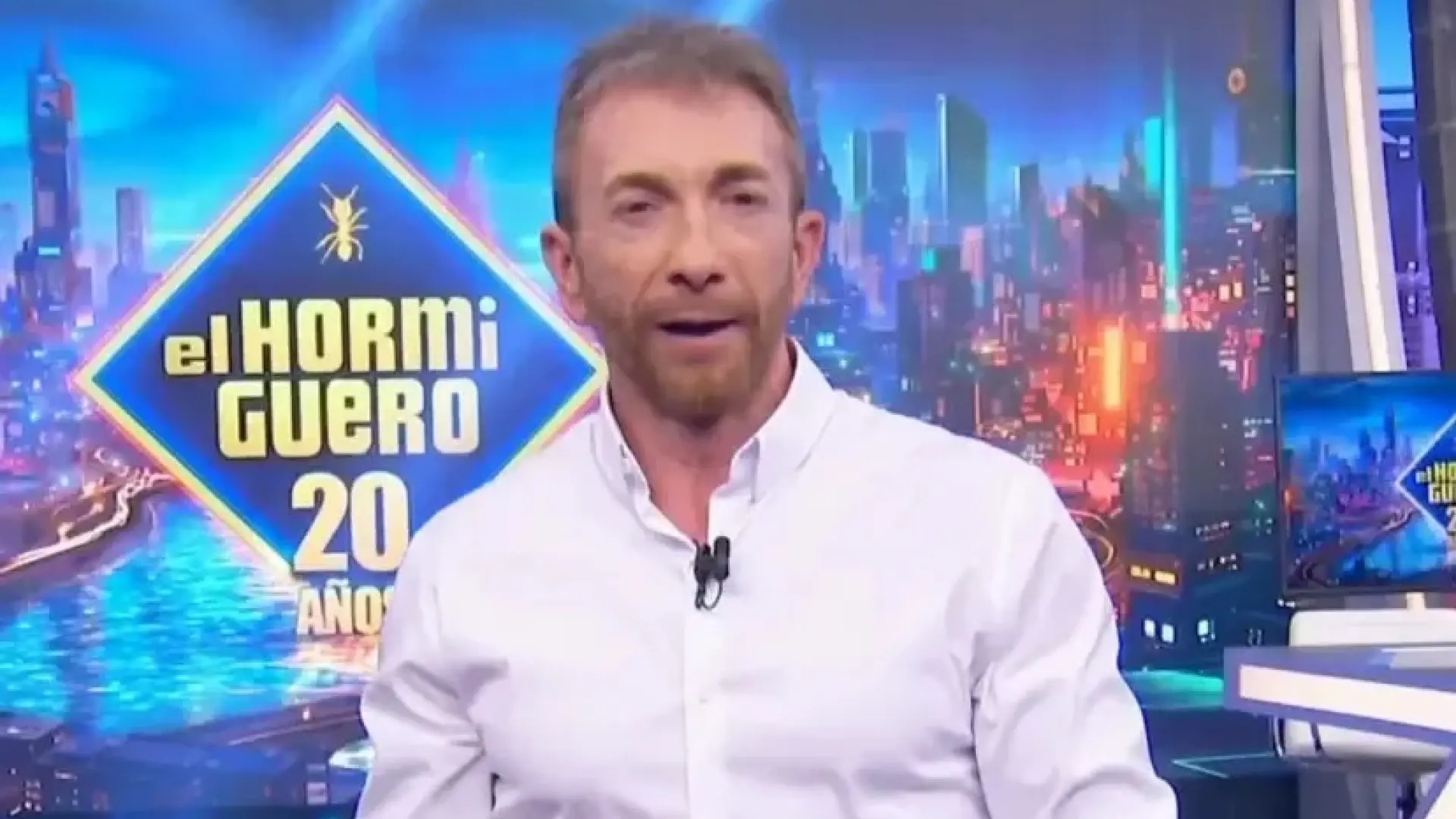 Motos pide perdón por el error con el IVA de los libros: 