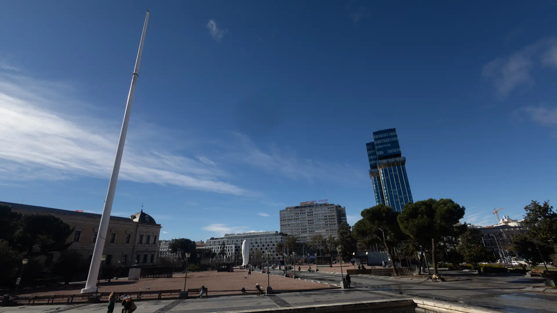 La bandera de Colón se rasga de nuevo y no se volverá a izar hasta el fin de los temporales