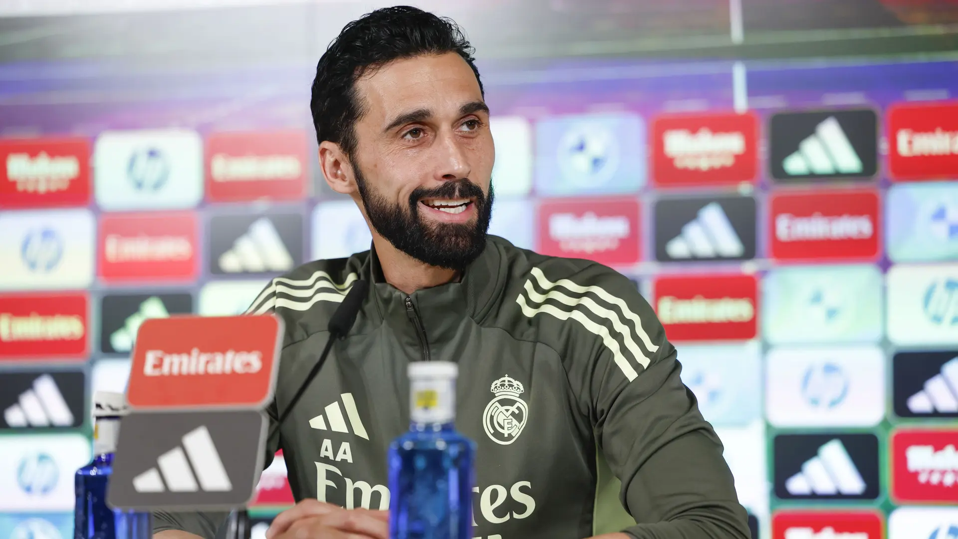 Álvaro Arbeloa despeja las dudas sobre el estado de Kylian Mbappé: "Ha entrenado bien y está disponible"