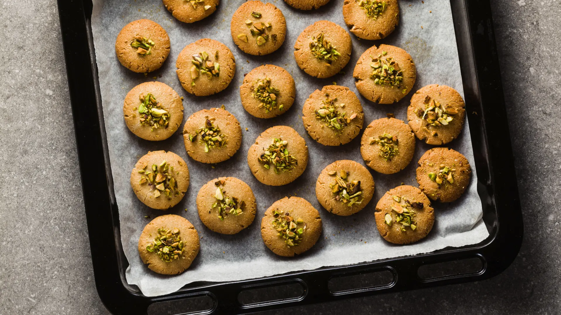 Galletas pequeñas de tarta de queso con pistacho y limón, una receta deliciosa y sin gluten