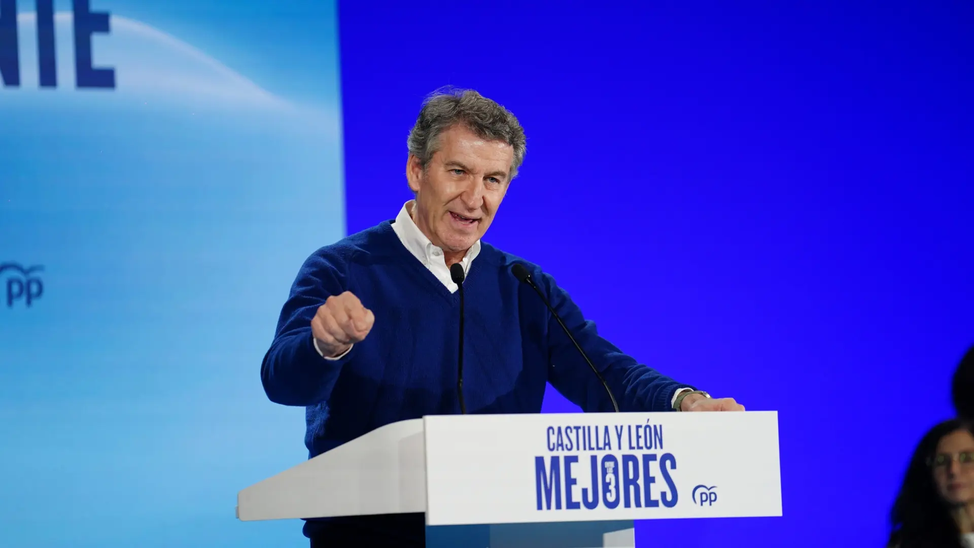 Feijóo dice que Óscar López y Pedro Sánchez "jamás le llegarán a la suela del zapato a Javier Lambán"