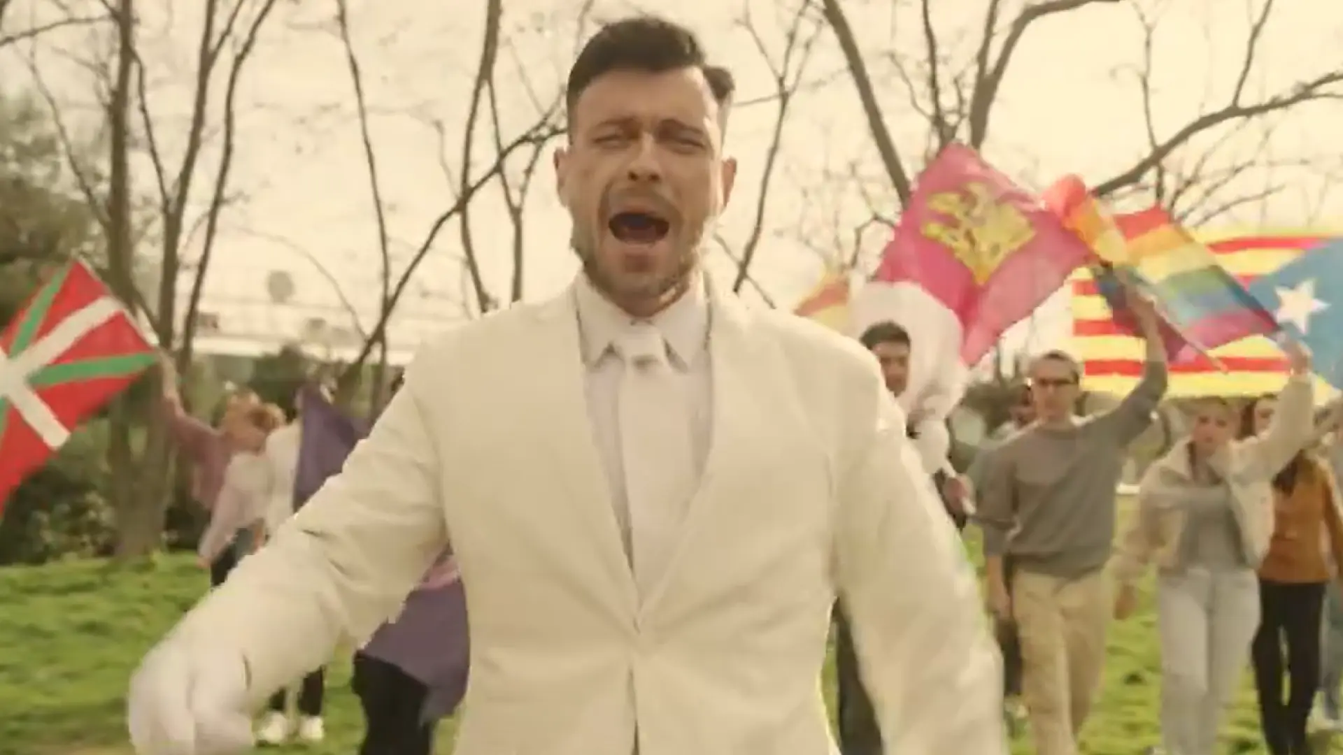 La parodia de Polònia que convierte a Gabriel Rufián en Bad Bunny al ritmo de 'Debí tirar más fotos'