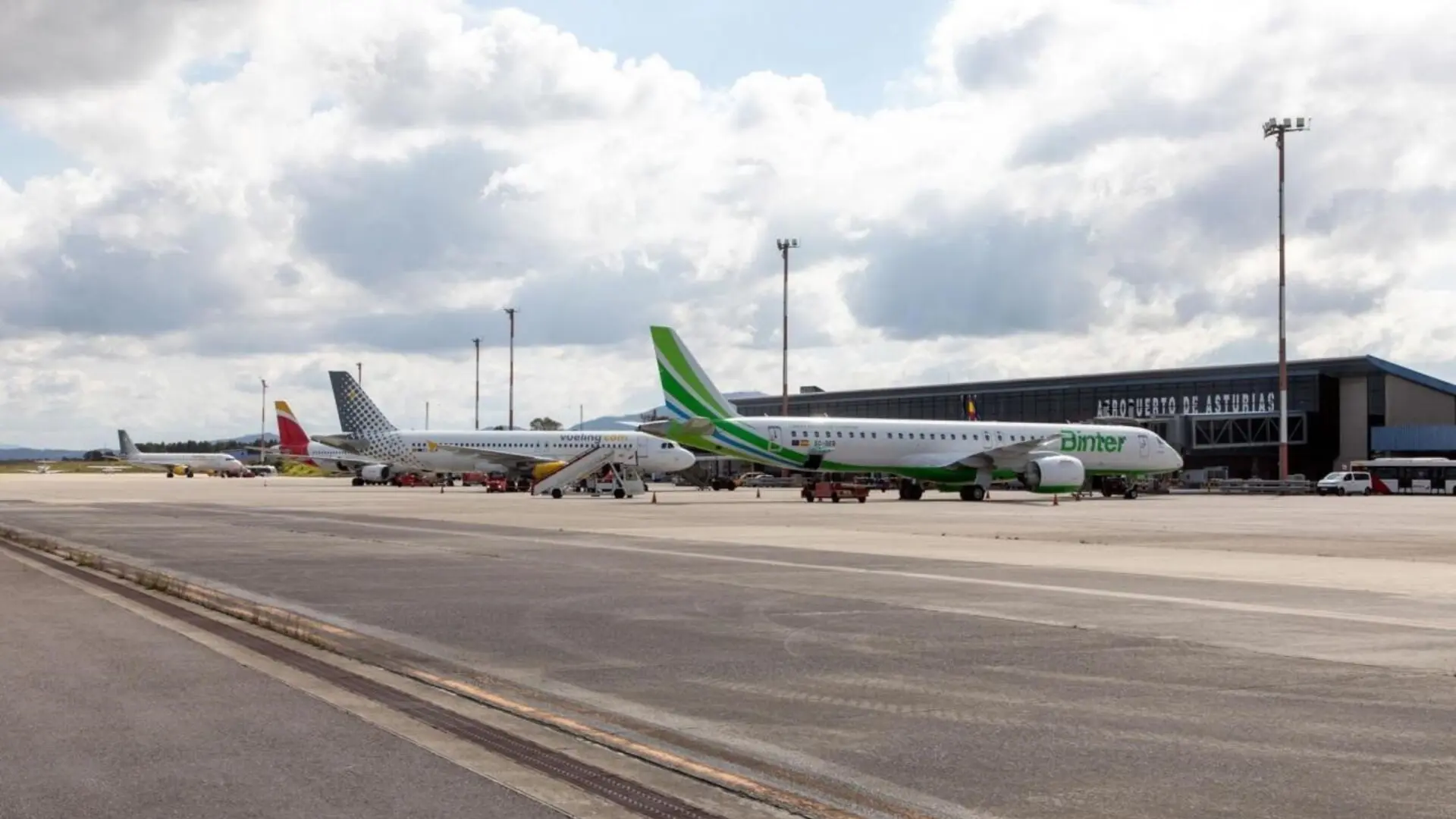 Las rachas de viento impiden el despegue de un vuelo de Asturias a Barcelona este viernes