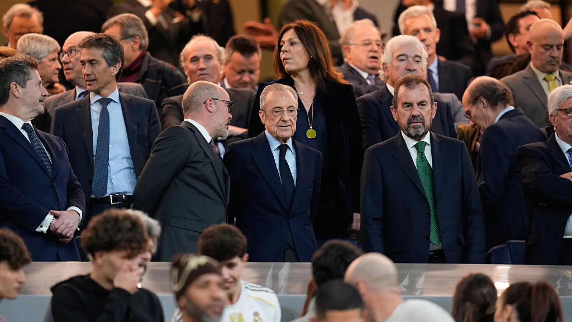 El Bernabéu se harta y vuelven los gritos de "Florentino, dimisión": indignación y pitos al palco y a Álvaro Arbeloa en una nueva crisis