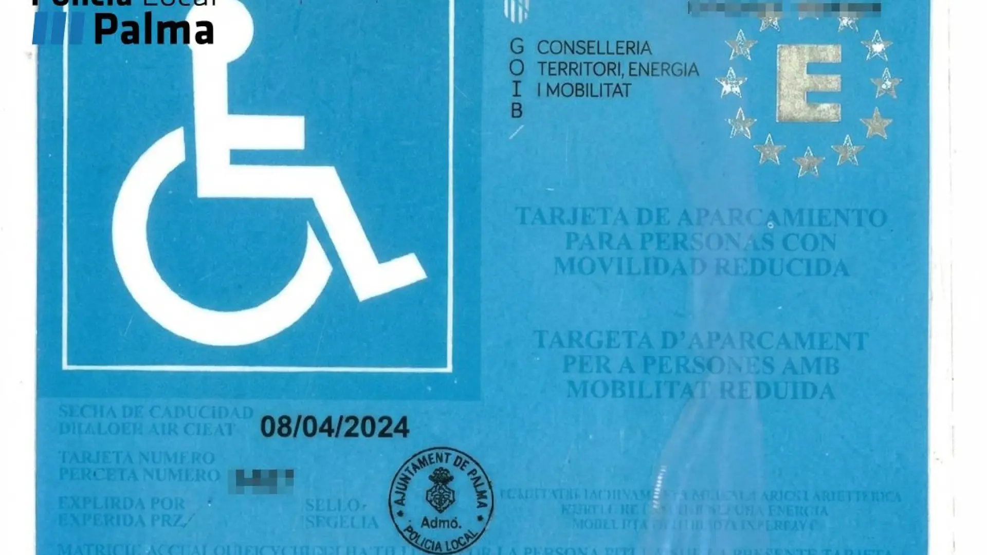 Denuncian a una conductora de 75 años por usar la tarjeta de discapacidad de un familiar que murió en 2022