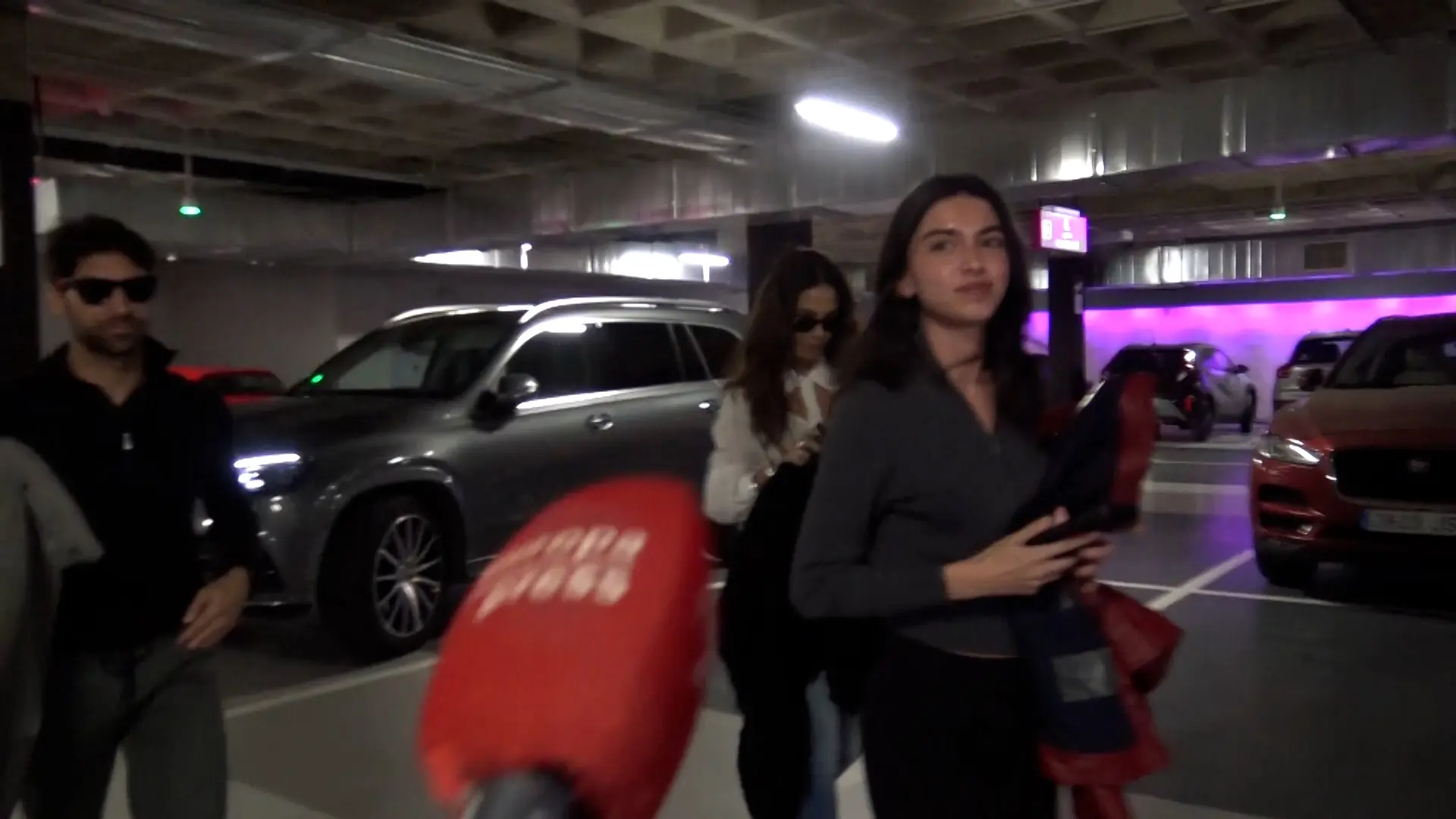 Lucía, la hija de Cayetano Rivera, muy bien avenida con la novia del torero, Tamara Gorro