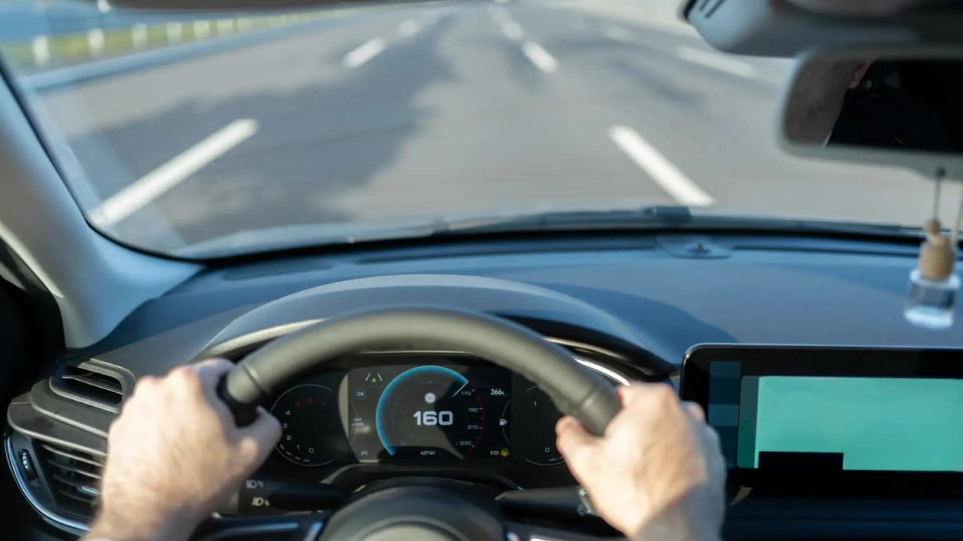 La propuesta del Gobierno sobre el límite de velocidad: los conductores serían condenados por exceder la máxima de la vía a menos km/h