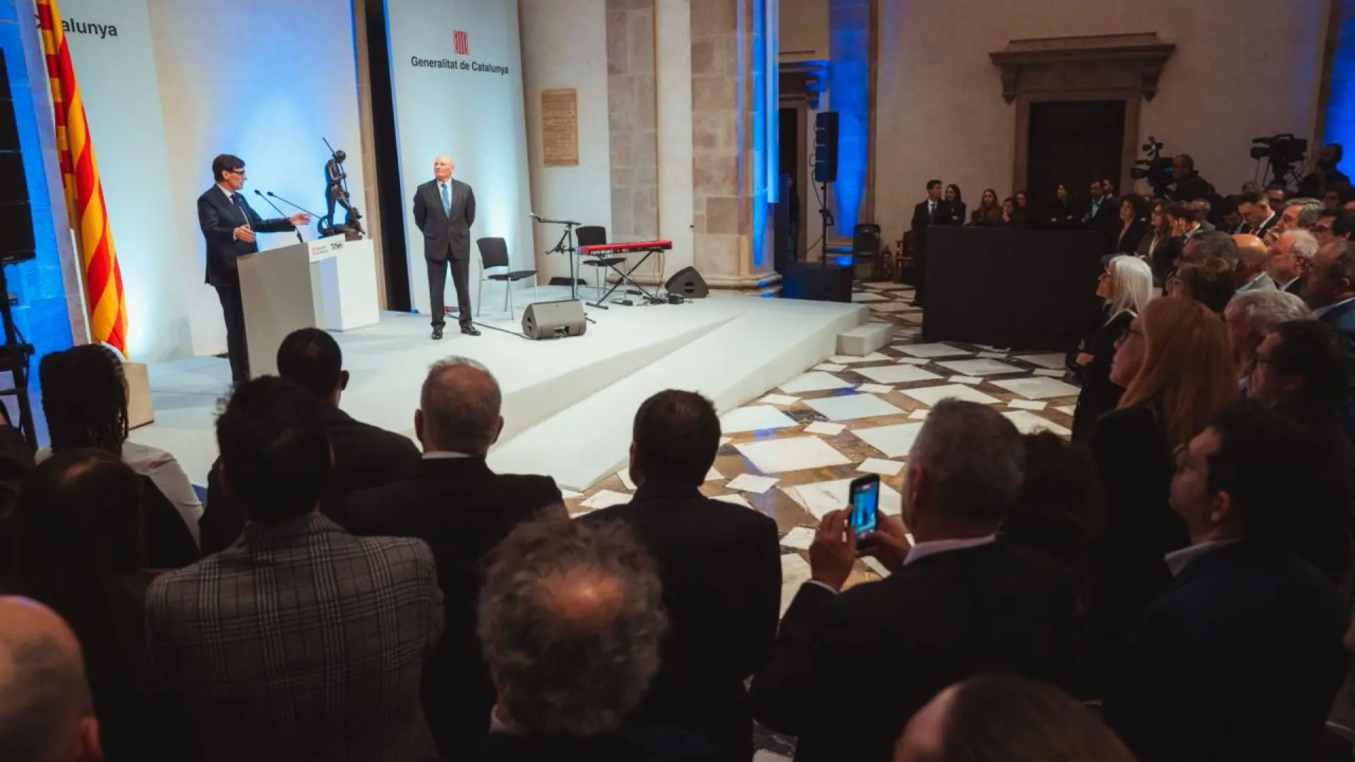 Illa avisa que defenderá los "intereses" de la industria catalana ante la amenaza de Trump de cortar relaciones comerciales con España