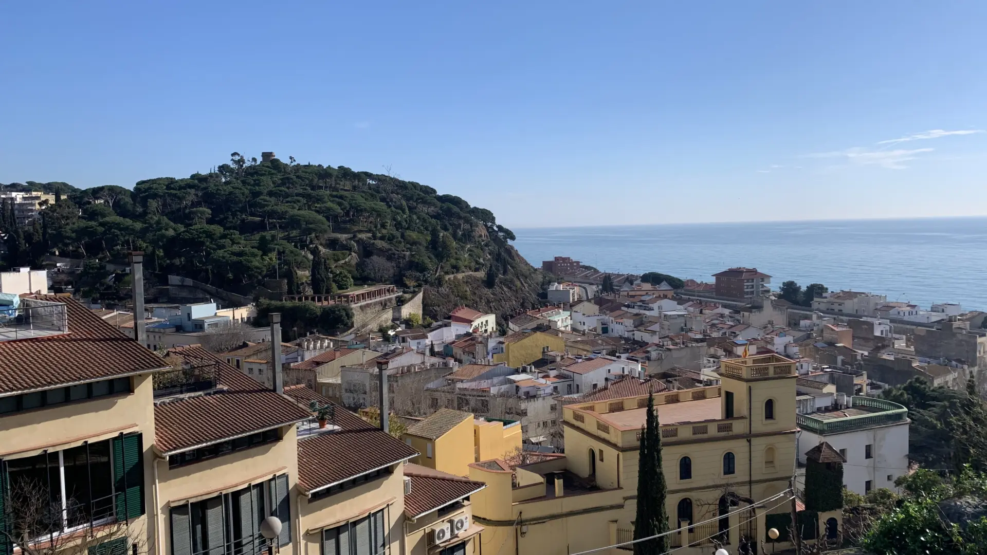 
         El pueblo barcelonés célebre por sus aguas termales en el que uno de los ganadores en los Oscar rodó una película 
    