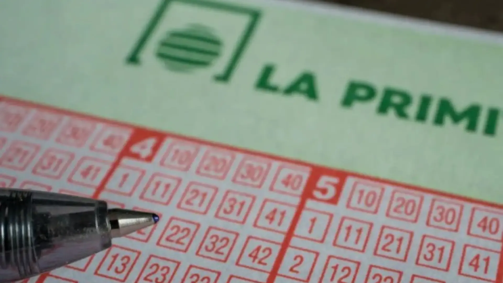 
         Un acertante de La Primitiva gana más de un millón de euros 
    