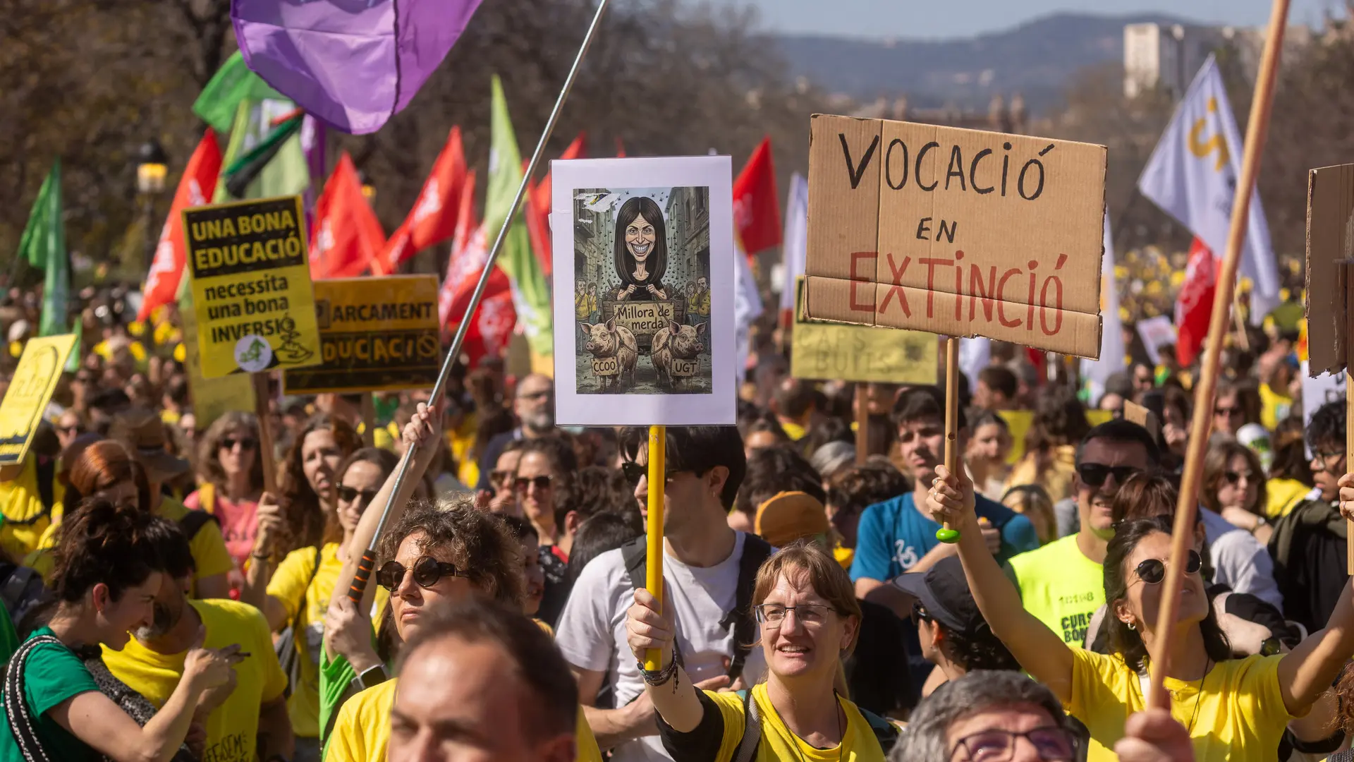 
         El Govern descarta reunirse con USTEC el martes y les emplaza a negociar el jueves en la mesa sectorial con todos los sindicatos 
    