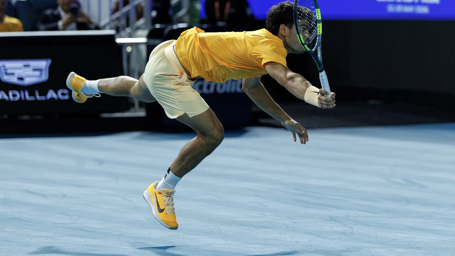 
         Batacazo de Carlos Alcaraz en Miami: eliminado en su segundo partido por Sebastian Korda 
    