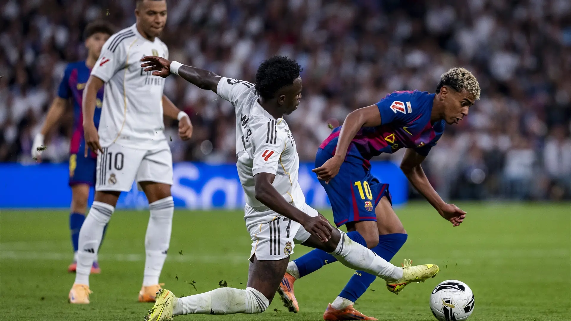 
         Ya hay fecha y horario para el Clásico entre el Barça y el Real Madrid que puede decidir LaLiga 
    