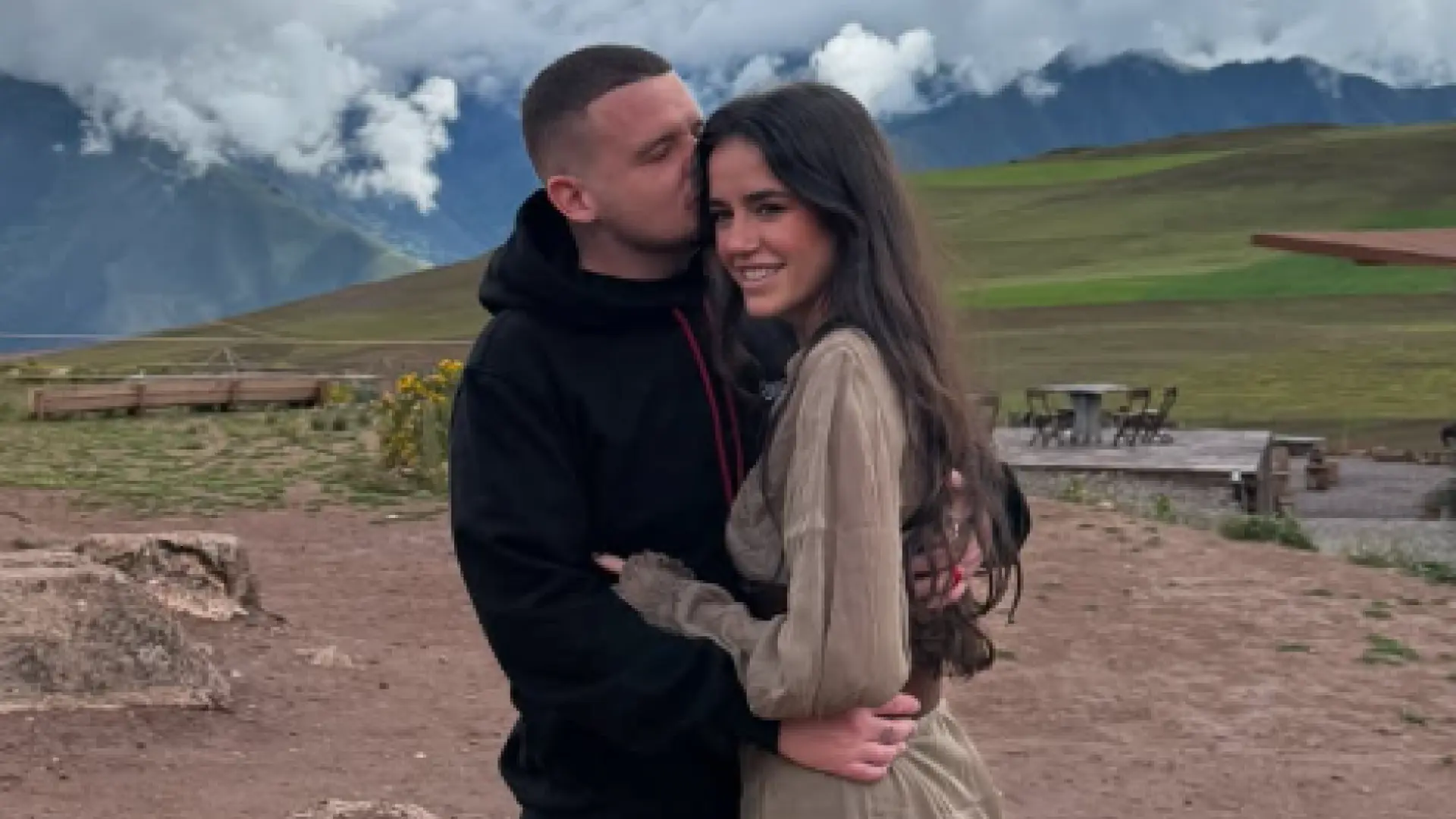 
         Arkano confirma la ruptura con su novia Miriam en una batalla de rap: "A mi ex la respeto y le soy leal" 
    