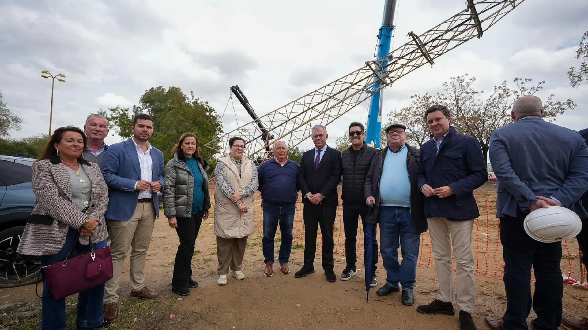
         Sanz soterra la línea eléctrica del parque de Miraflores y elimina las cinco torres de alta tensión tras "décadas" de quejas 
    