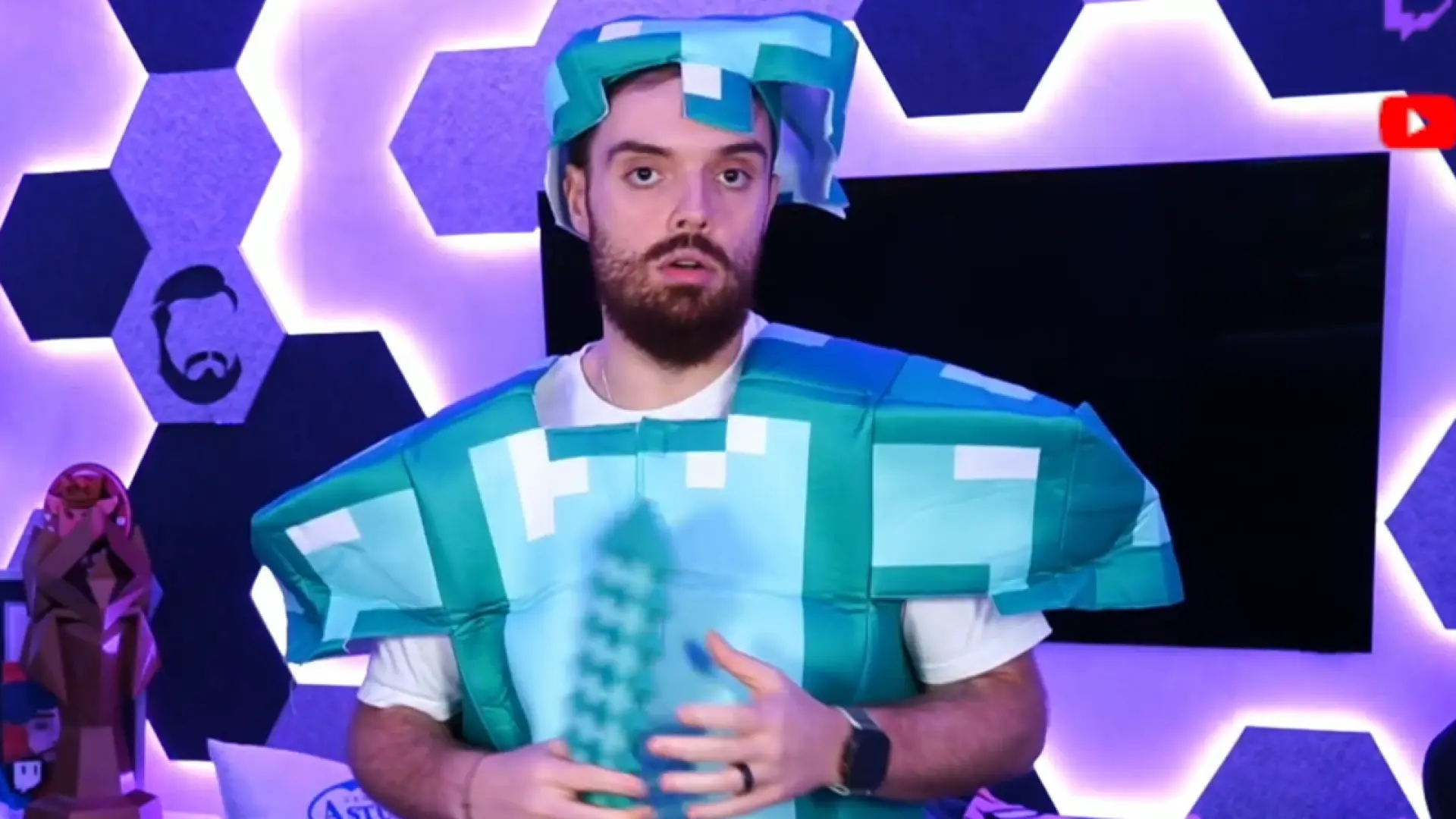 
         Ibai Llanos vuelve a hacer directos en Twitch de la mano de Auronplay: "Si mueres tú, muero yo" 
    