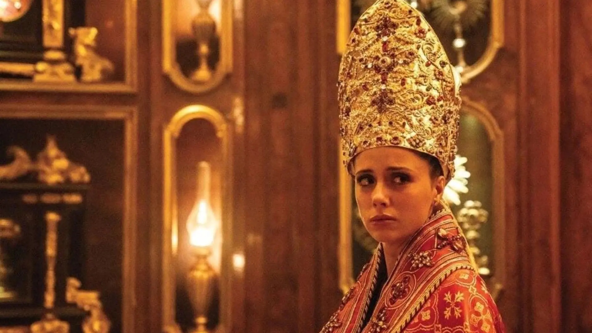 
         El arma secreta que Almodóvar comparte con Sorrentino y Cronenberg: la alta costura que viste y protege al cine de autor 
    