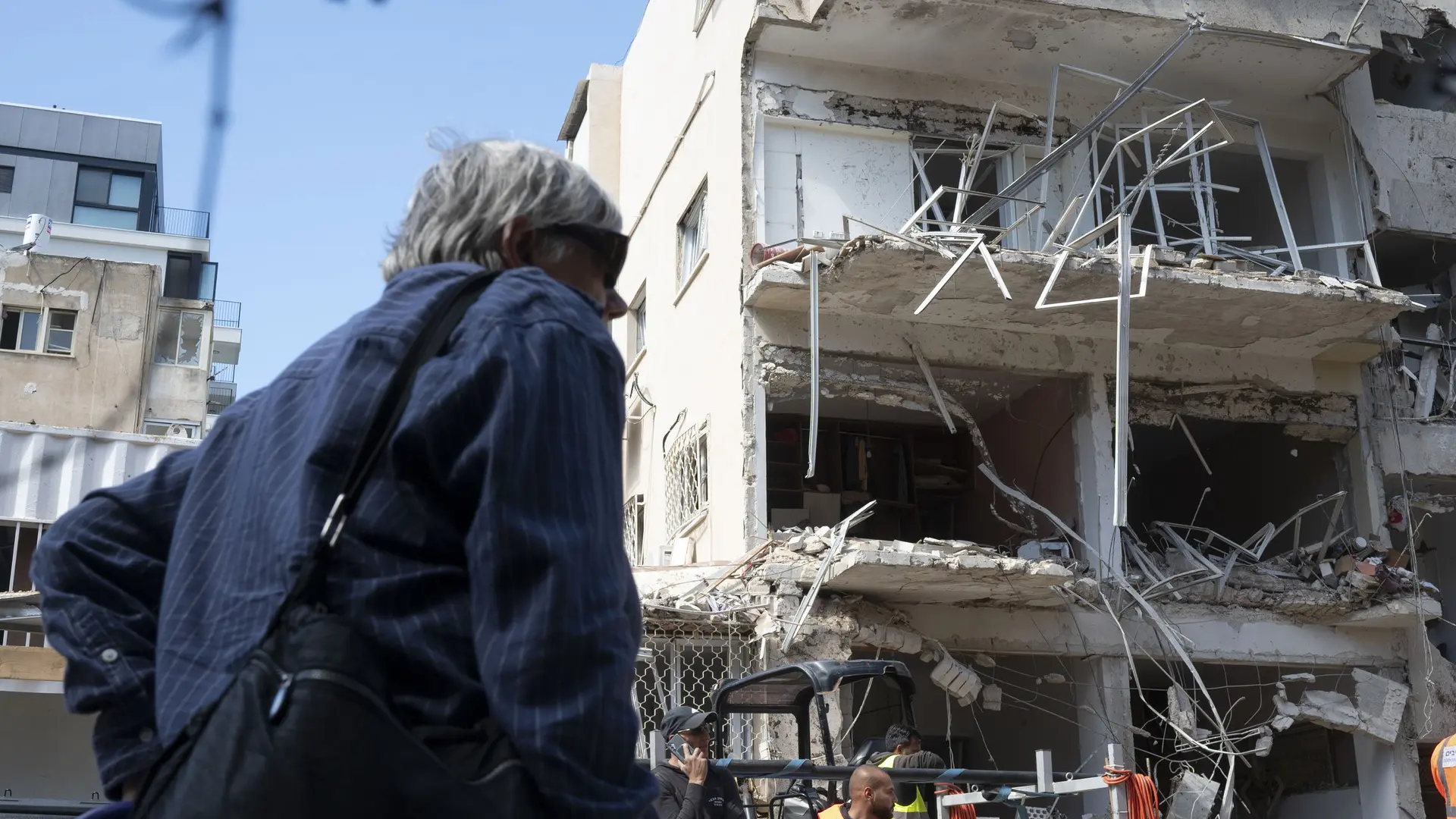 
         Guerra en Irán, en directo | Kuwait denuncia un ataque con drones contra un tanque de combustible en el aeropuerto 
    