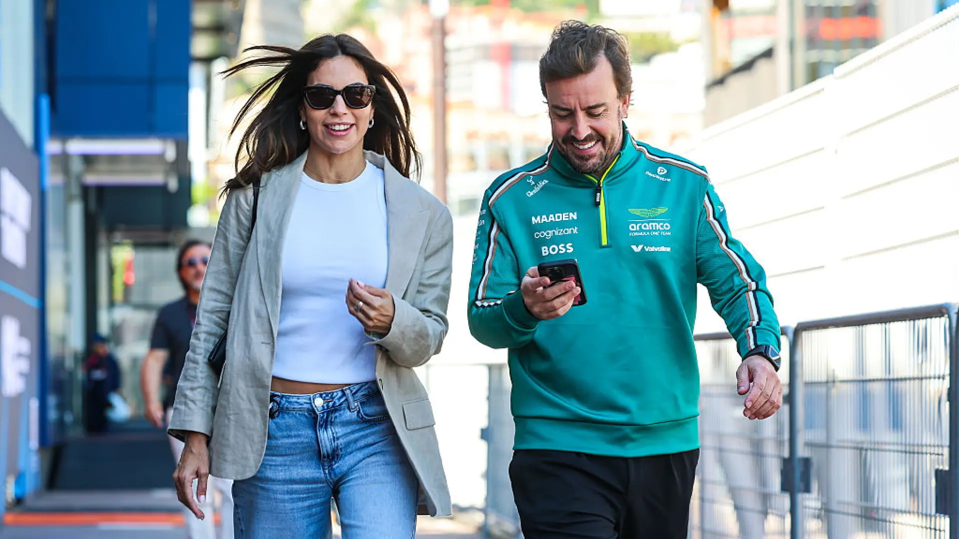 
         Fernando Alonso retrasa su viaje a Japón por "motivos familiares" y ante su inminente paternidad 
    