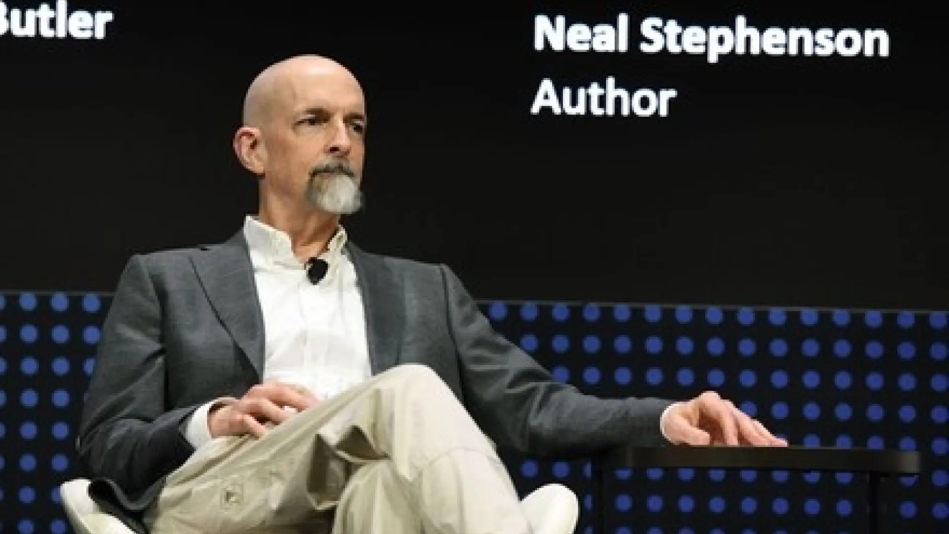 
         El 'padre' del término 'metaverso' cuestiona el futuro de la realidad virtual: "La situación es crítica" 
    