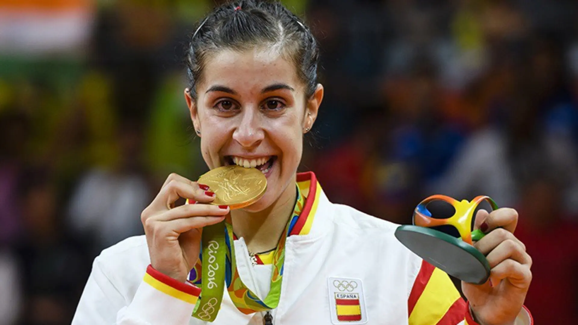 
         El mundo del deporte homenajea a Carolina Marín tras anunciar su retirada: "Gracias por llevar nuestra bandera a lo más alto" 
    