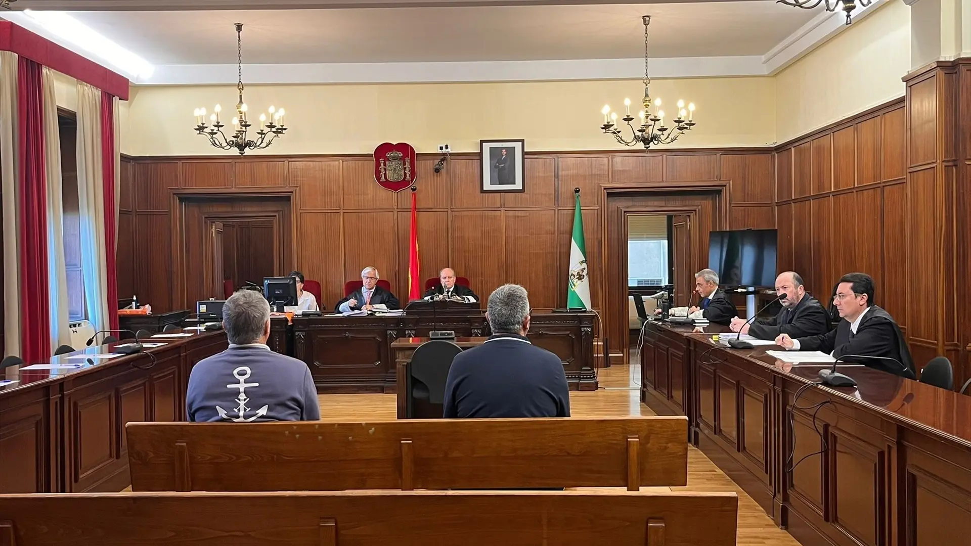 
         Declaran culpable a un guardia civil por revelar a su excuñado datos de tráfico a cambio de sumas de dinero 
    