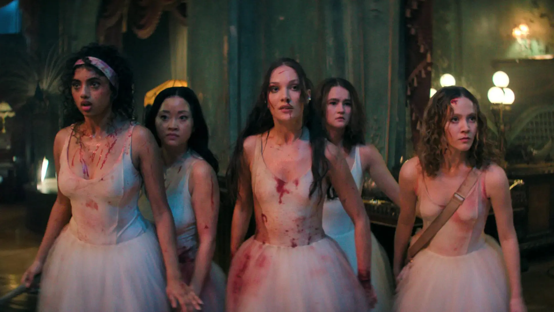 
         Bailarinas guerreras, coreografías teñidas de sangre y Uma Thurman: crítica de 'Pretty Lethal' 
    