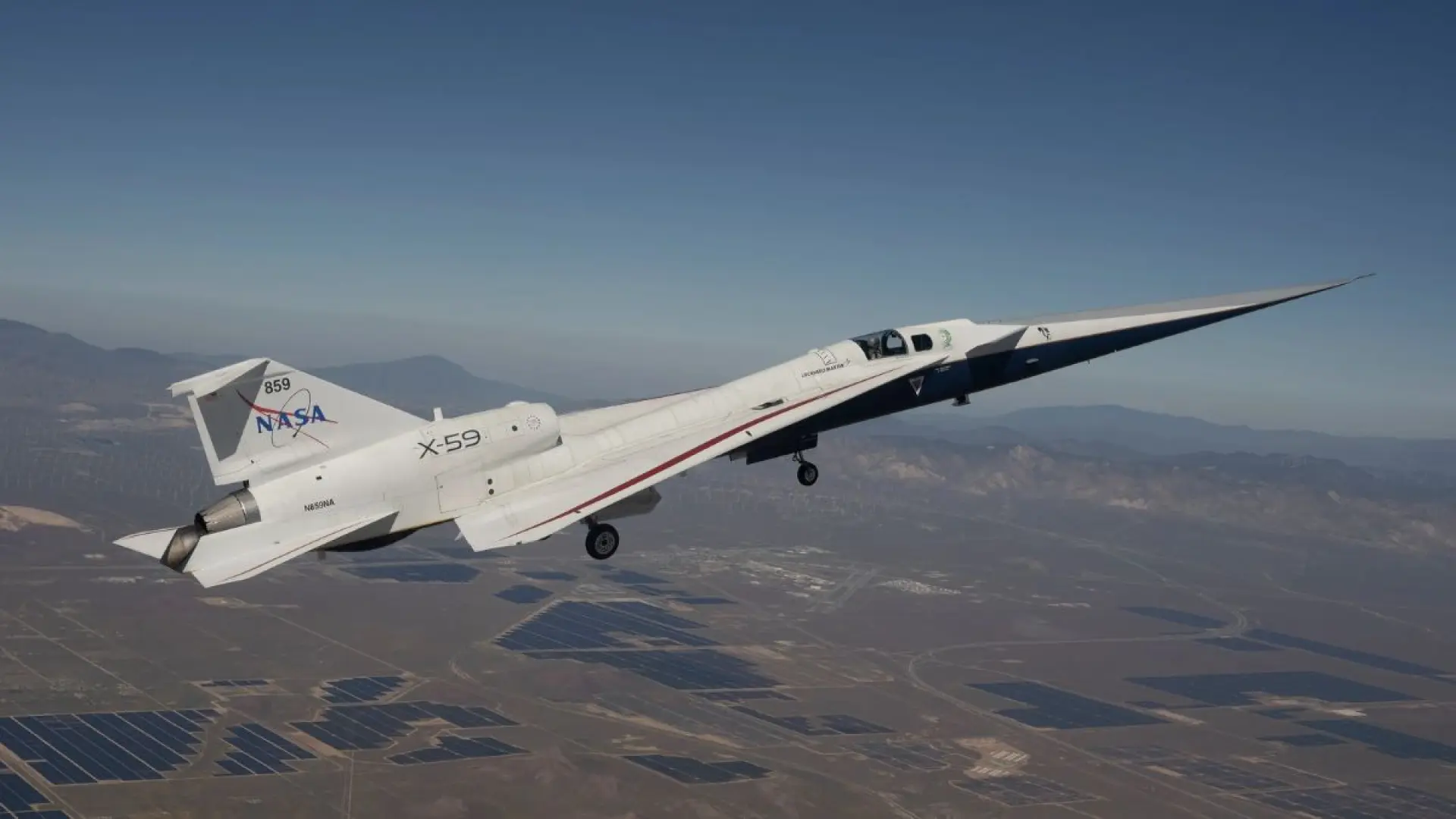 
         El avión X-59 de la NASA aterriza de urgencia en su segundo vuelo de prueba por un fallo 
    