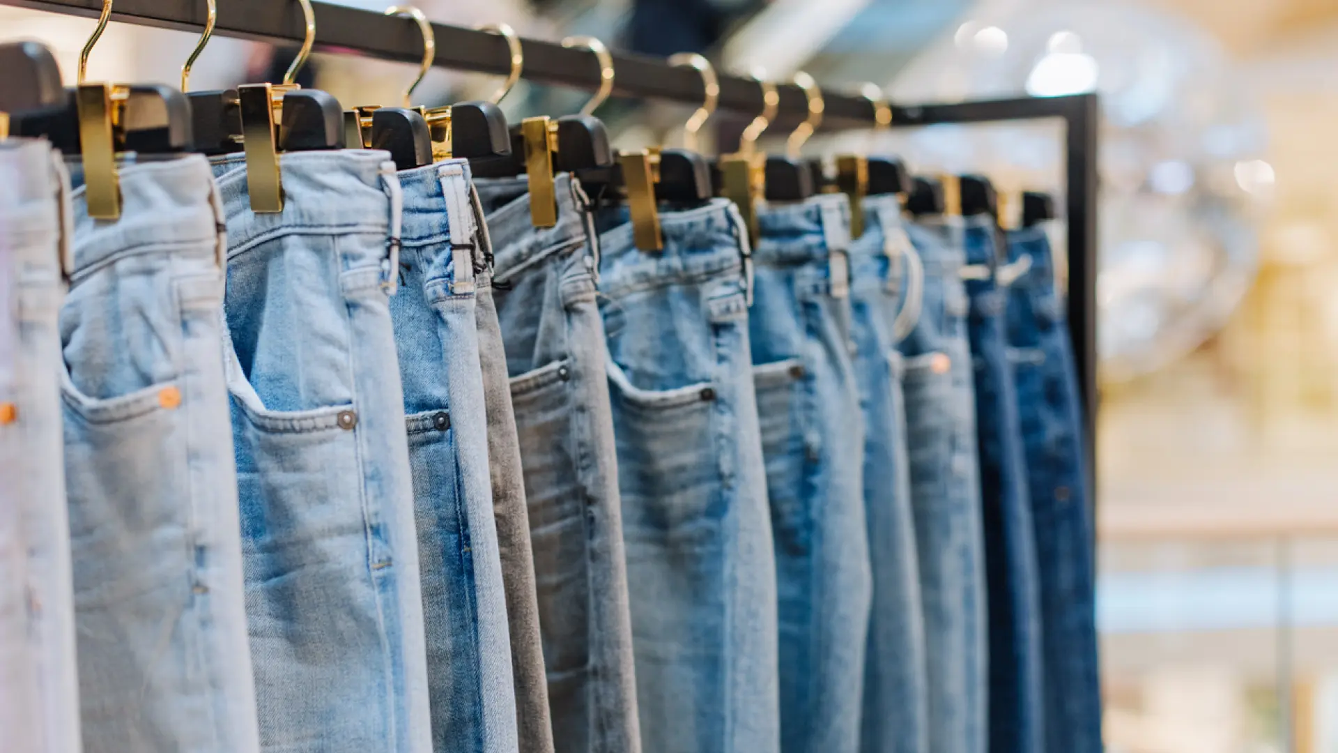 
         El código secreto de las etiquetas de Stradivarius para saber cuál le sienta mejor a tu tipo de cuerpo 
    