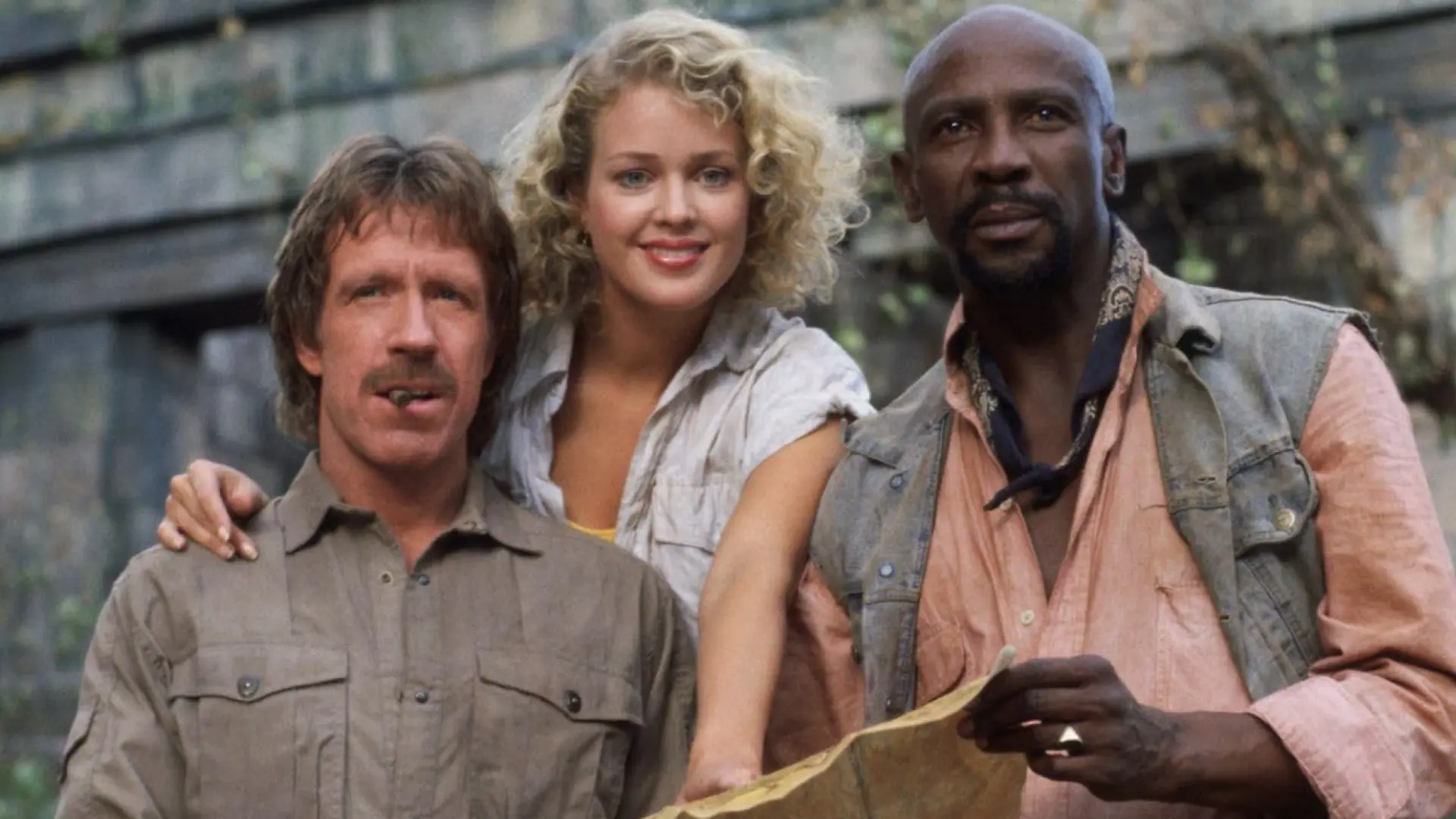 
         Chuck Norris en modo Indiana Jones: la película de aventuras que hay que rescatar del tipo más duro de Hollywood 
    