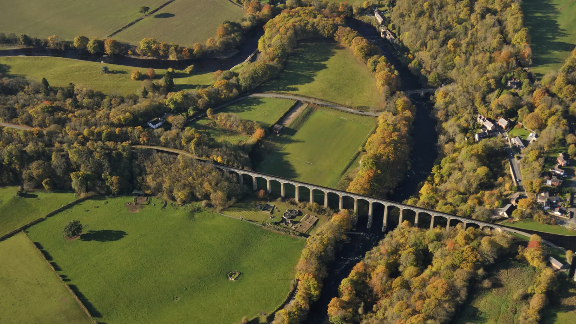 
         ¿Dónde se ha rodado la película de 'Peaky Blinders'? Estas son las localizaciones 
    