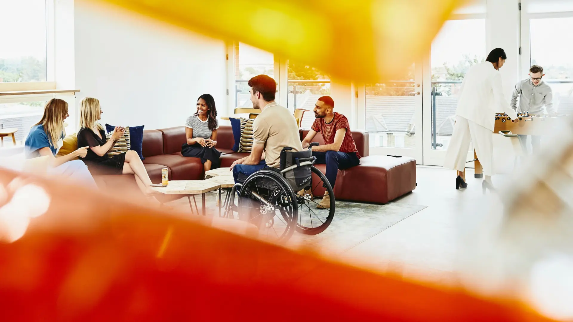 
         El empleo de las personas con discapacidad alcanza su máximo, pero no llega aún al 30%: "Sin trabajo, me sentía excluido e impotente" 
    