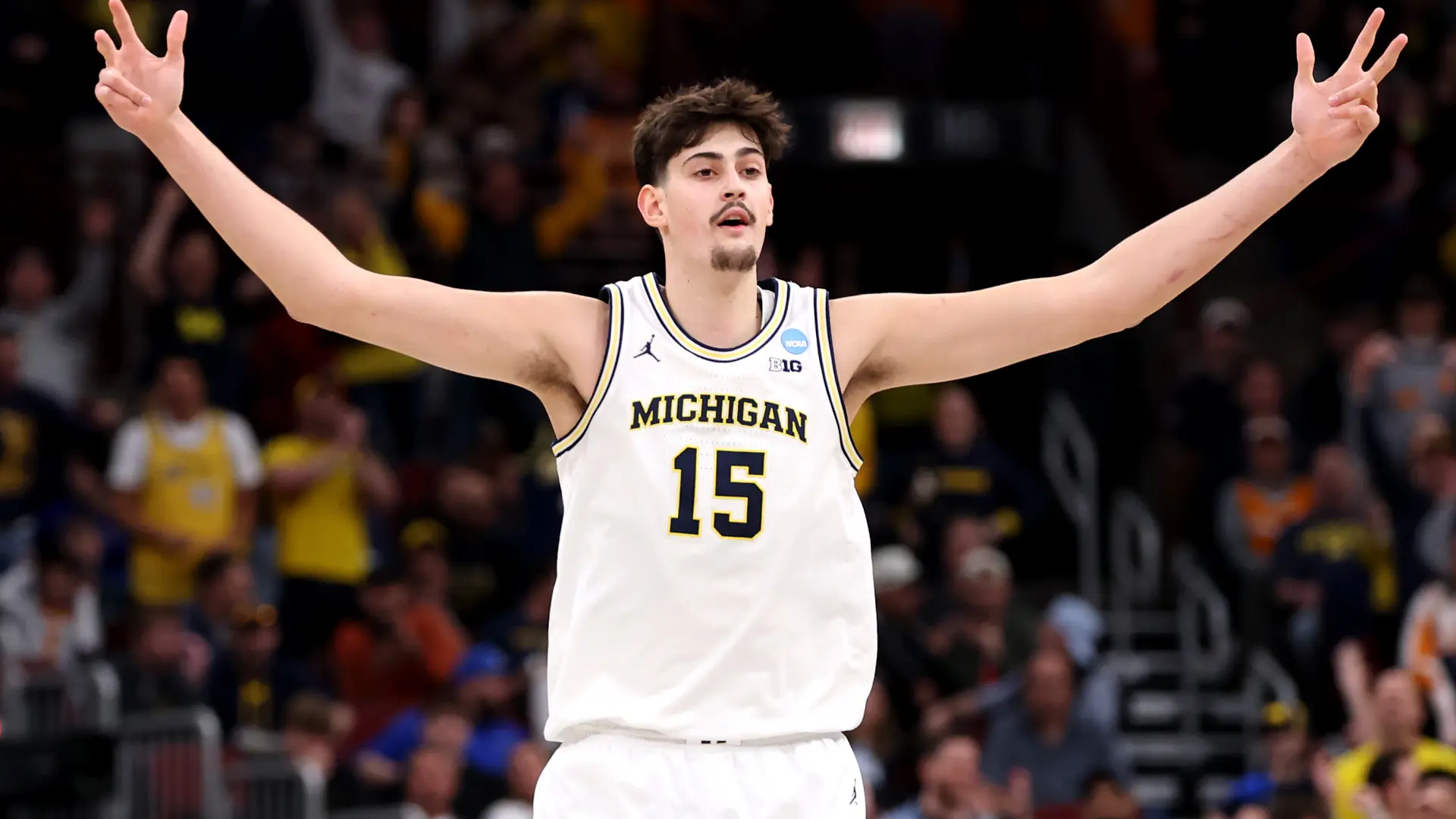 
         Fernando Arcega, leyenda del baloncesto aragonés: "El anterior entrenador de Mara fue un mequetrefe" 
    