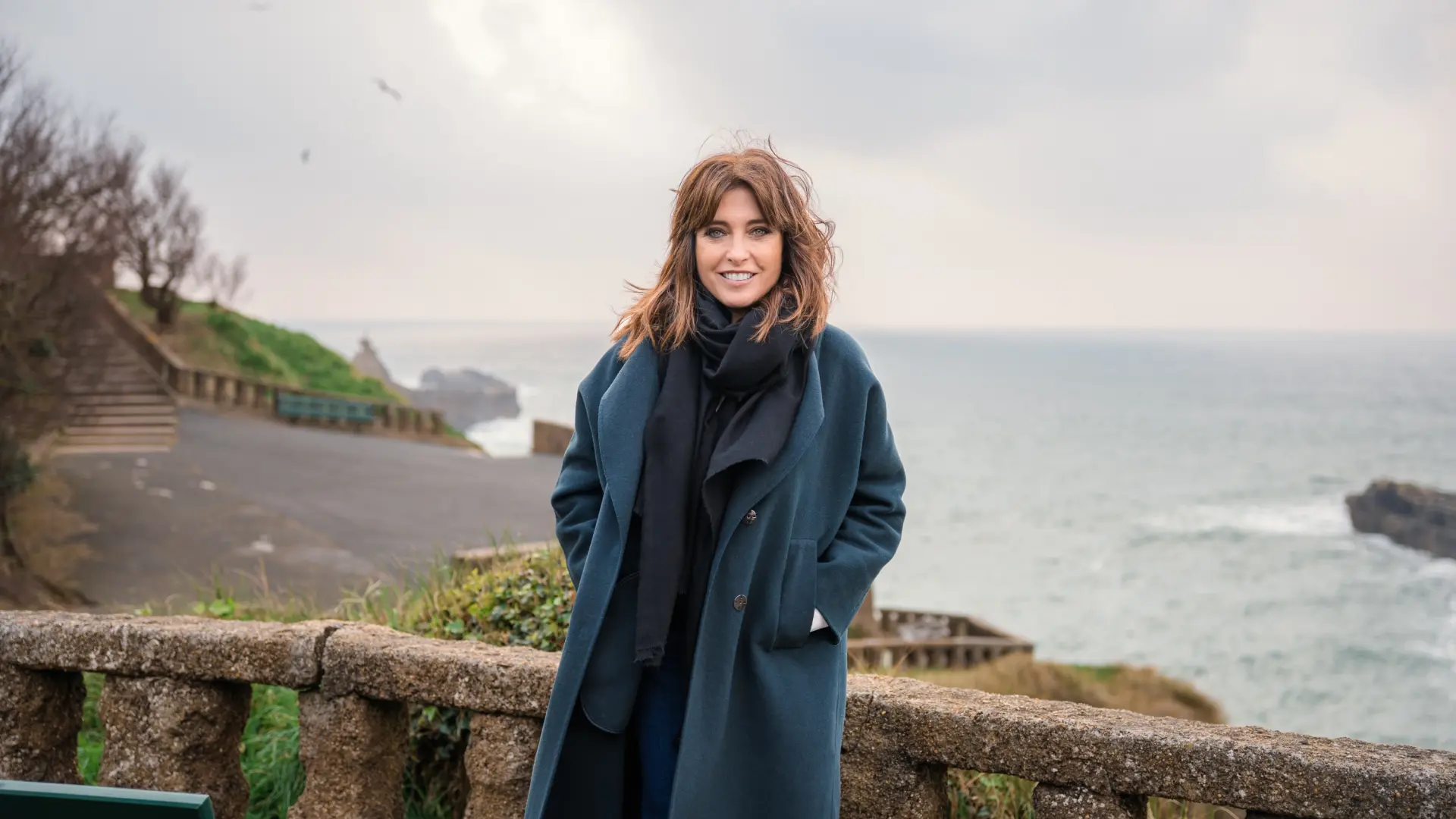 
         La periodista Helena Resano salta del plató a la novela con 'Las rutas del silencio': "Una mujer ambiciosa estaba y está mal vista" 
    