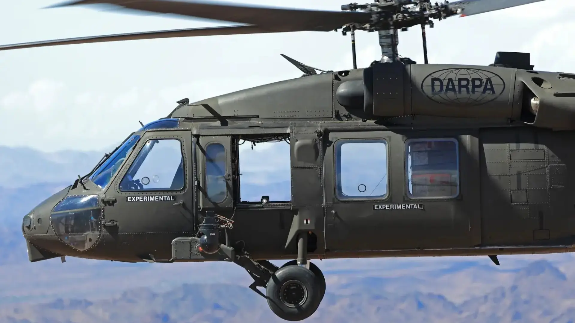 
         La nueva era de la aviación militar: así es el H-60 MX Black Hawk, un helicóptero que vuela sin piloto abordo 
    