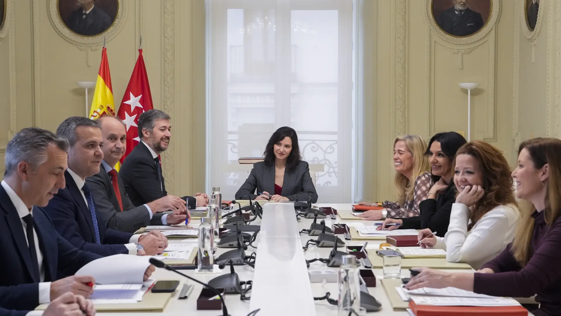 
         El Gobierno de Ayuso inicia el trámite para crear el registro de médicos objetores del aborto "en cumplimiento del auto judicial" 
    