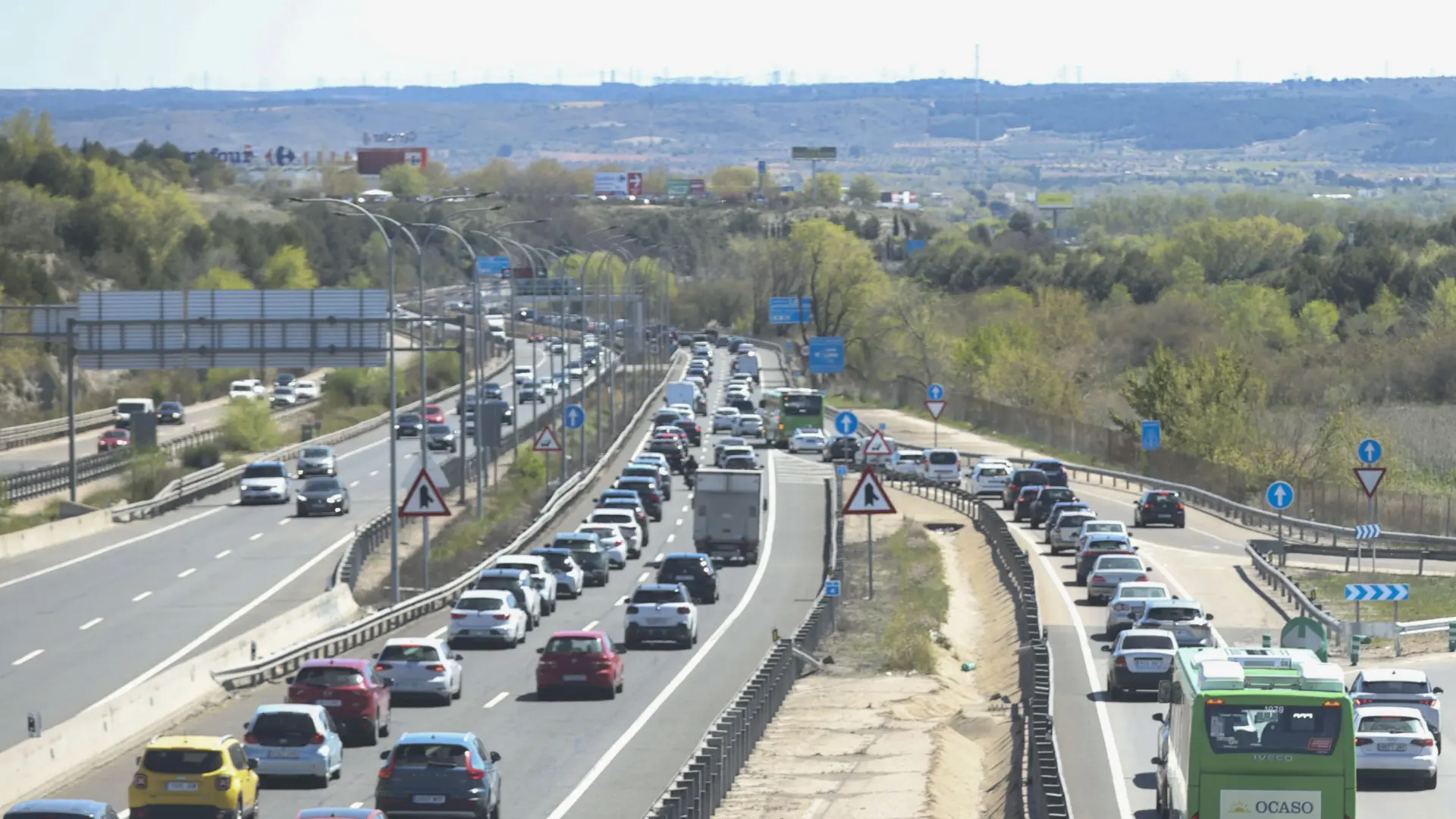 
         La DGT cifra en 27 el número de muertos en las carreteras desde el comienzo de la operación de Semana Santa 
    