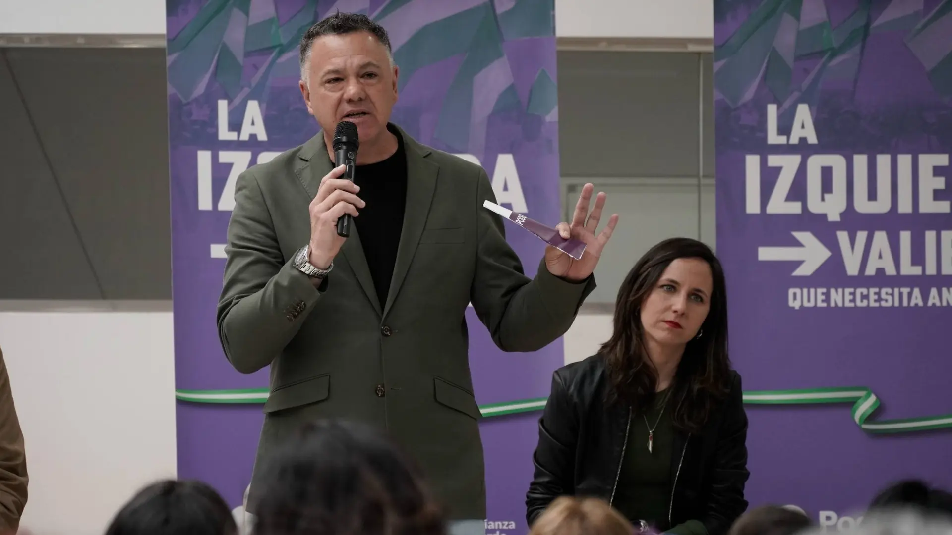 
         Las bases de Podemos avalan con un 81% de los votos que el partido se una a la coalición de IU y Sumar para las elecciones de Andalucía 
    