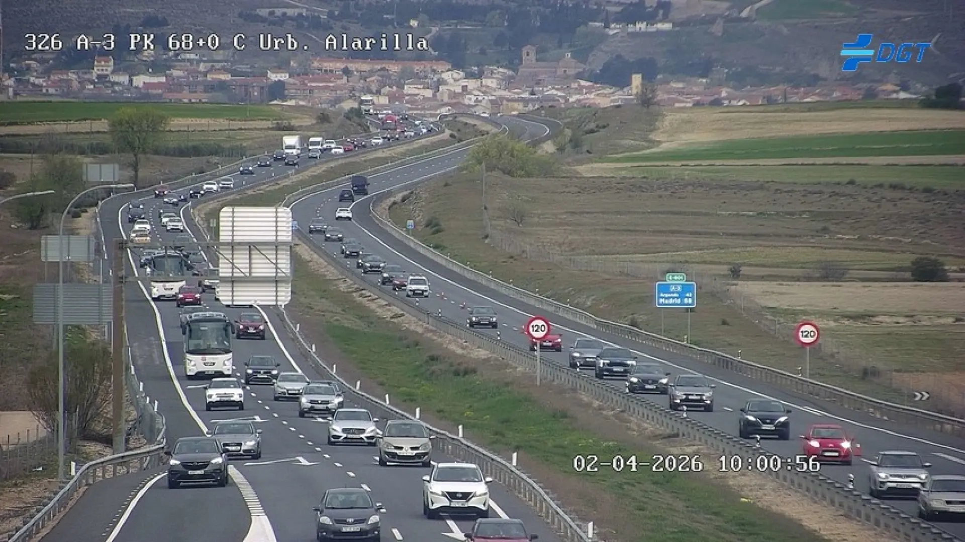 
         Retenciones en la A-3 y en la A-5 con accidentes en plena la Semana Santa 
    