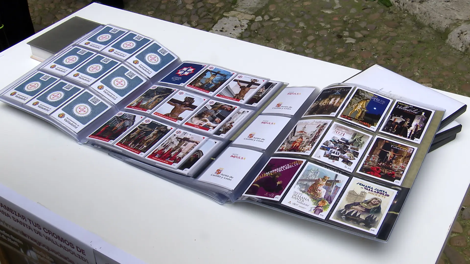 
         'Imago Sacra', el álbum de cromos de la Junta de Cofradías de Valladolid para esta Semana Santa 
    