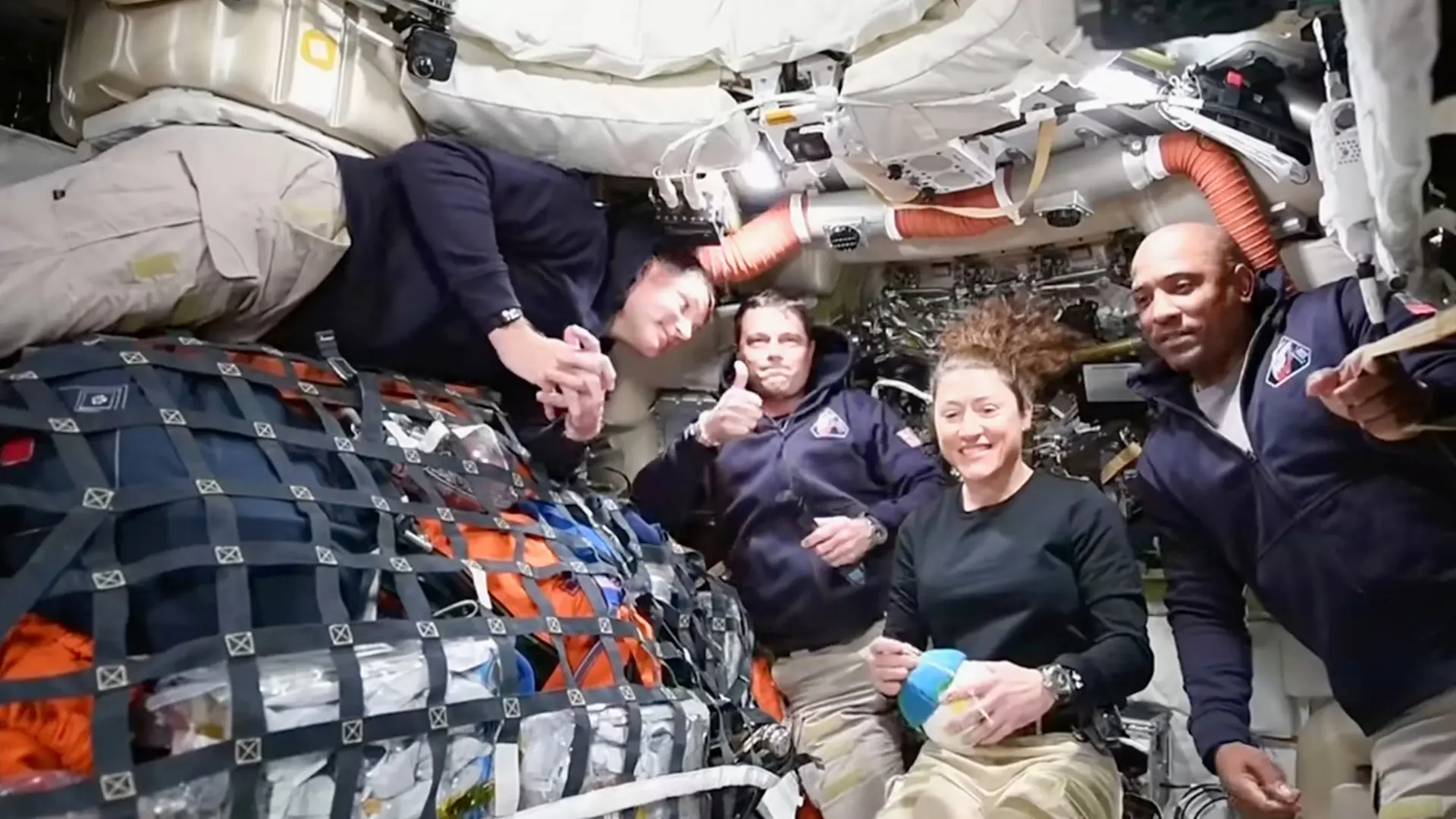 
         "Nos dejó paralizados": los astronautas detallan en su primera entrevista con la Tierra el momento más espectacular de la misión 
    