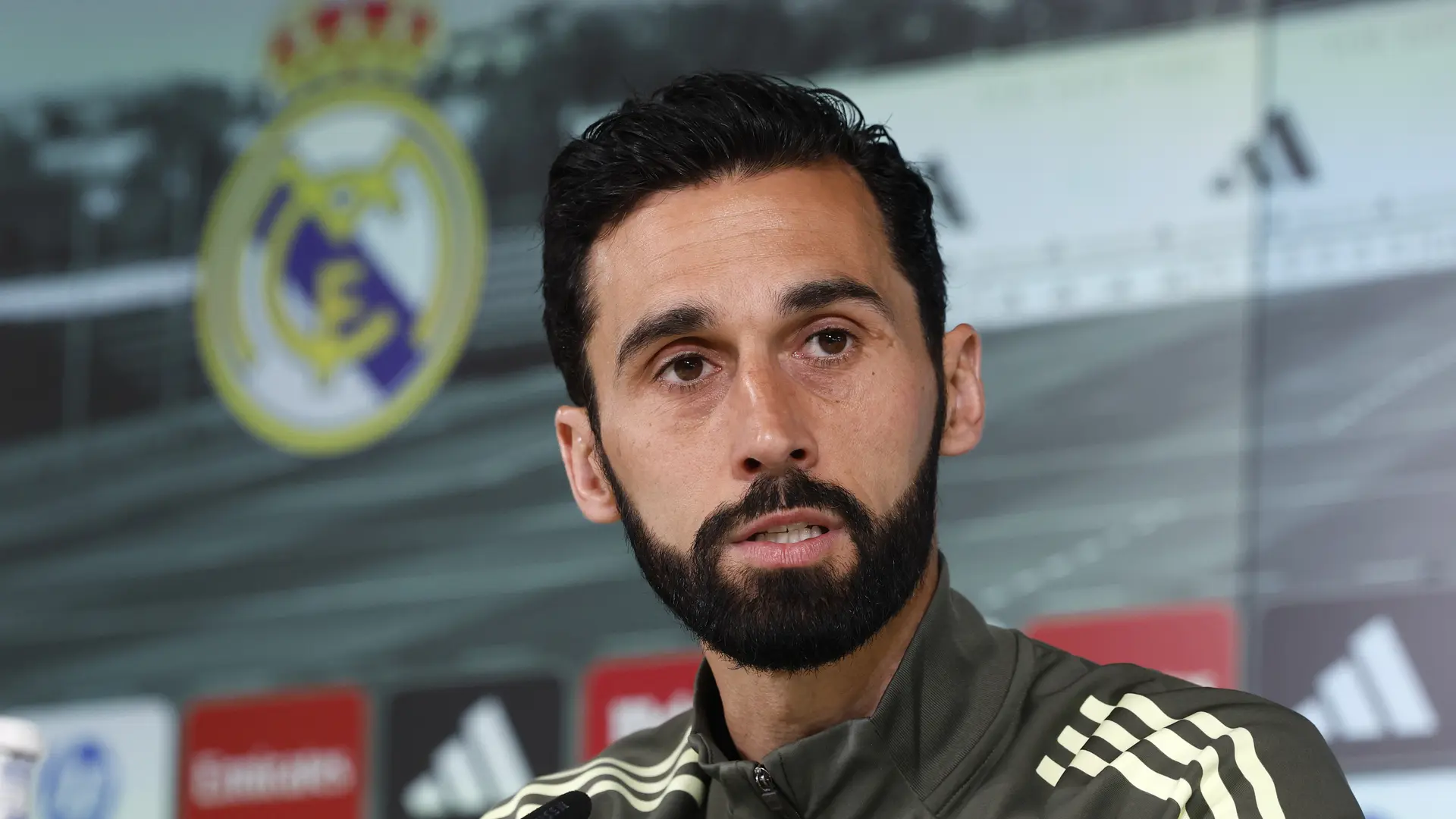 
         Arbeloa: "Estamos donde queríamos estar, peleando por la Liga y la Champions" 
    