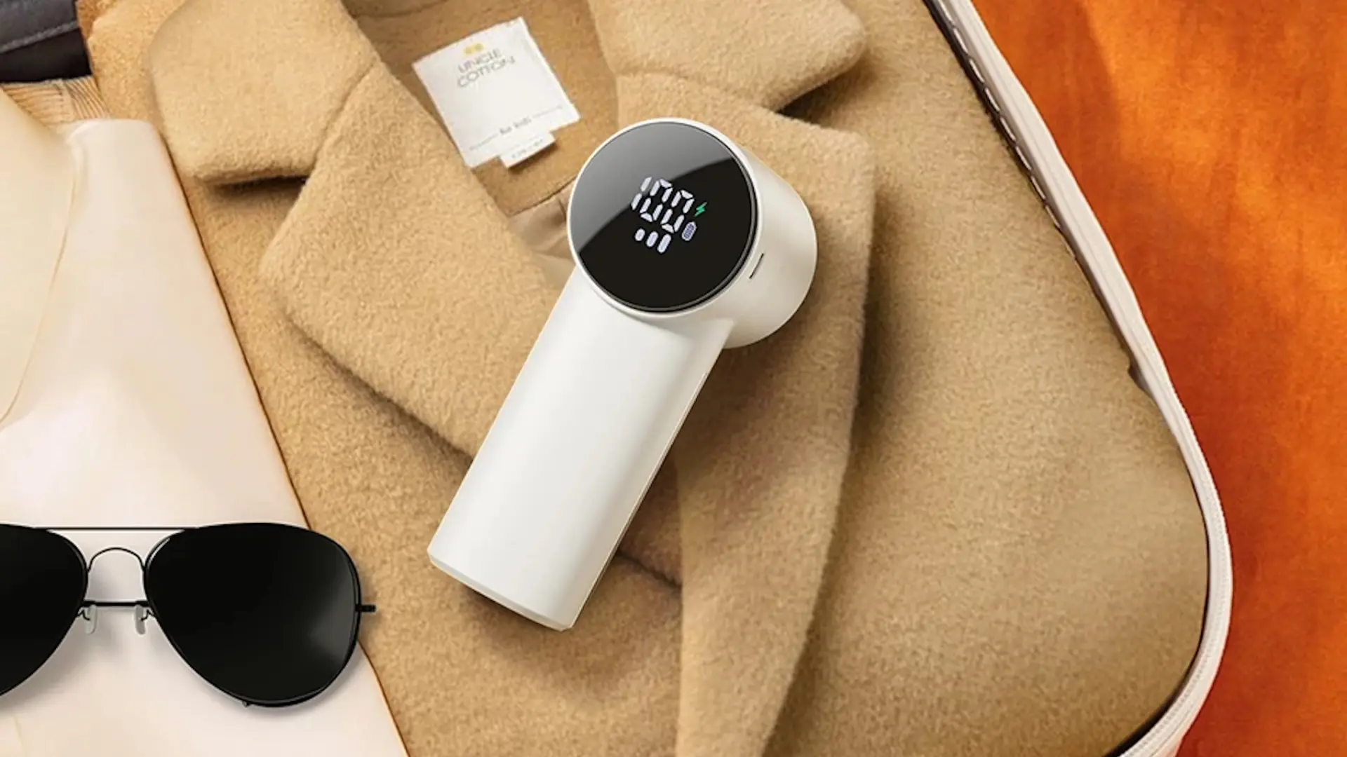 Cómo guardar los abrigos impecables hasta el próximo invierno con este quitapelusas portátil de menos de 5 euros